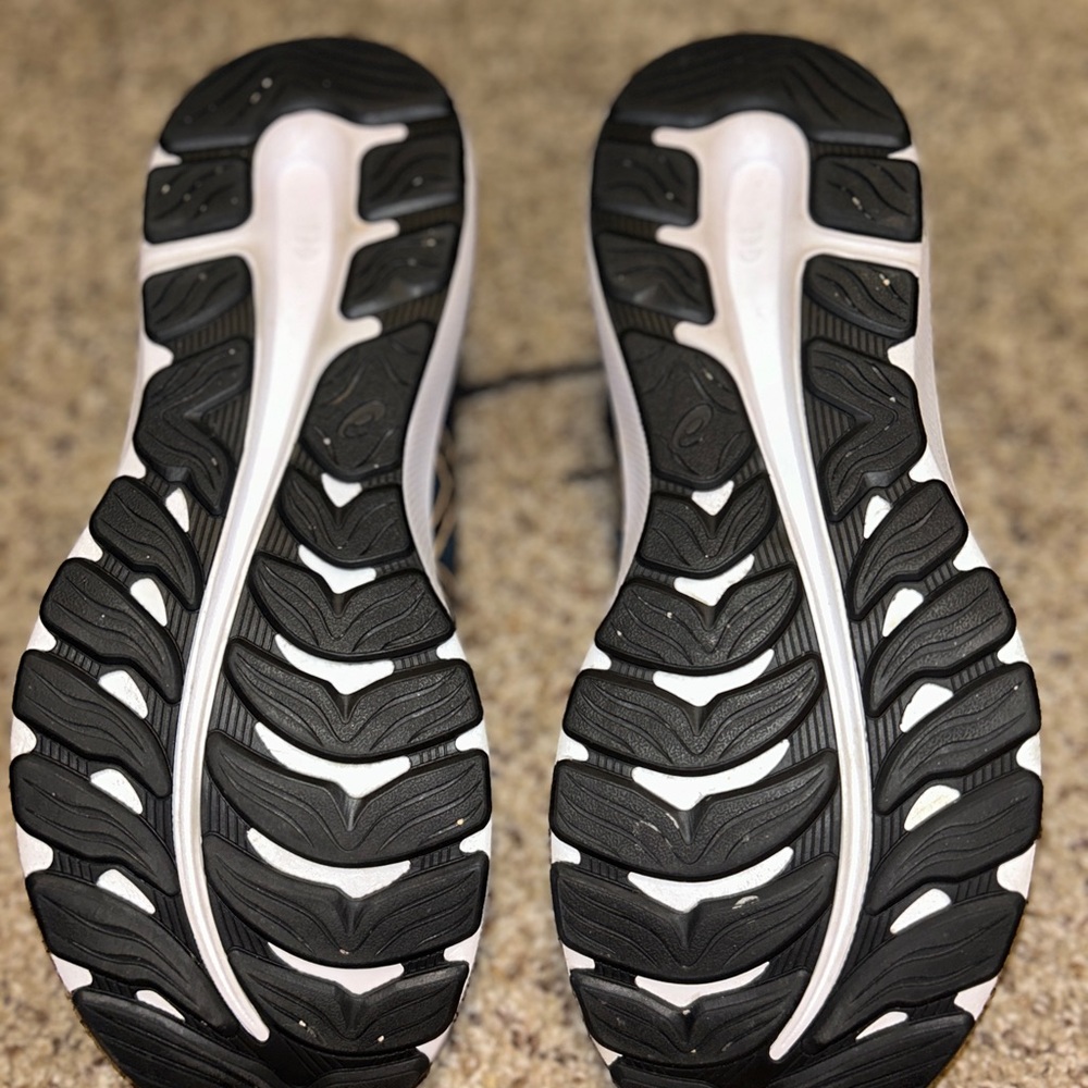 ASICS Women's Gel-Excite 8, Size 9 - Picture 6 of 10